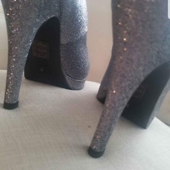 Shoes - Picture 6 of 6